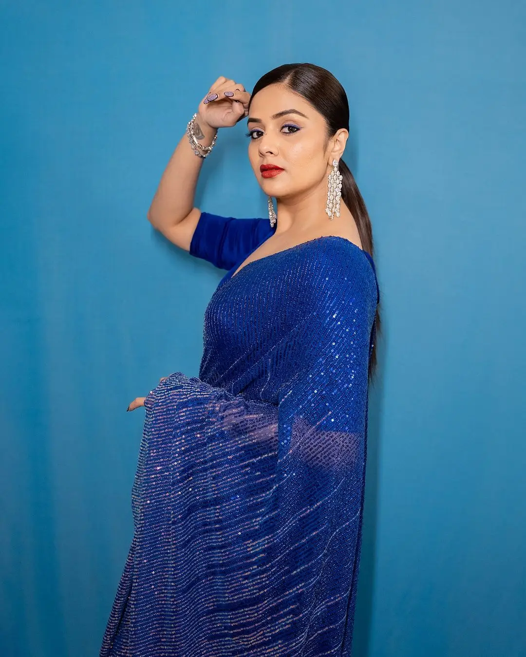 ZEE TV Actress Sreemukhi in Traditional Blue Saree Blouse